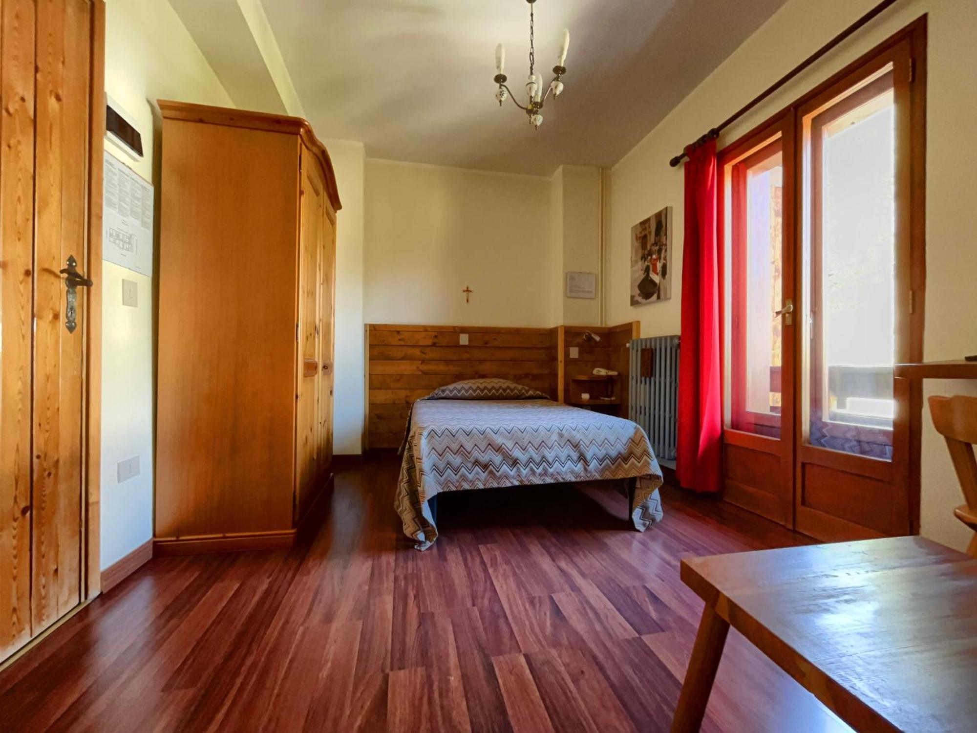 Hotel Garni Mille Pini Сканно Екстер'єр фото