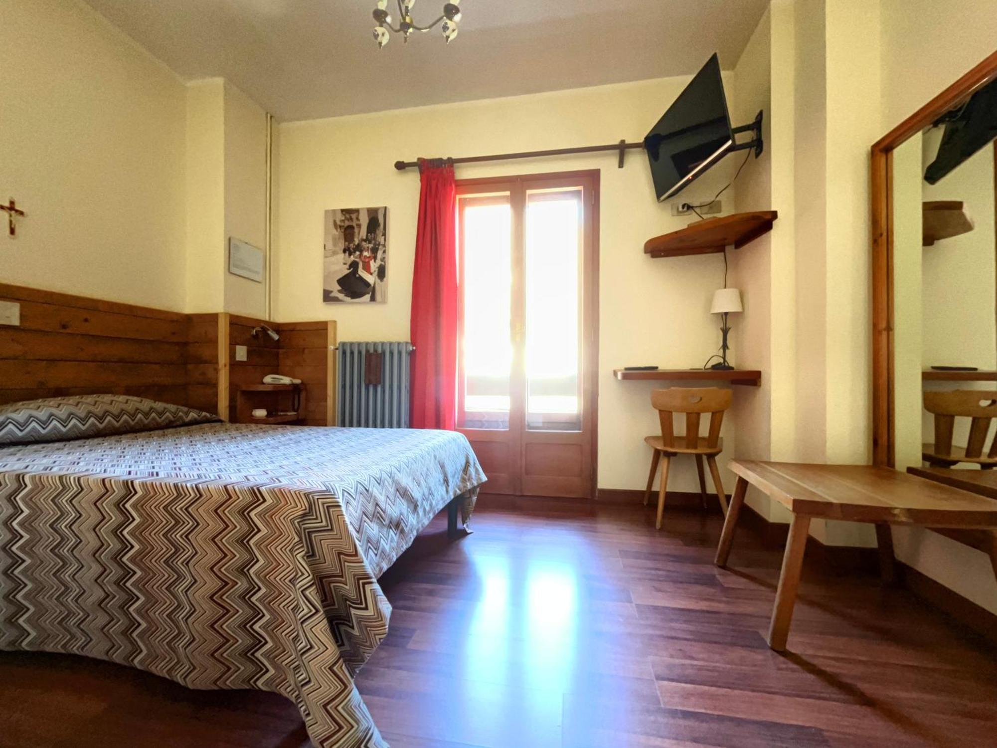 Hotel Garni Mille Pini Сканно Екстер'єр фото