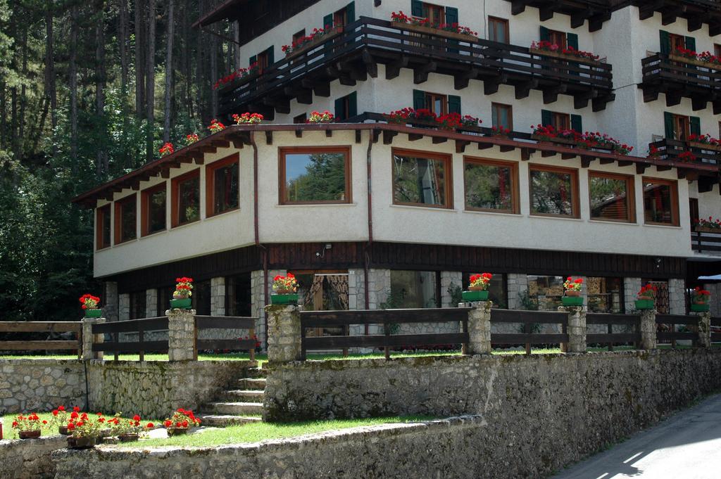 Hotel Garni Mille Pini Сканно Екстер'єр фото